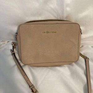 Michael Kors crossbody. GUC